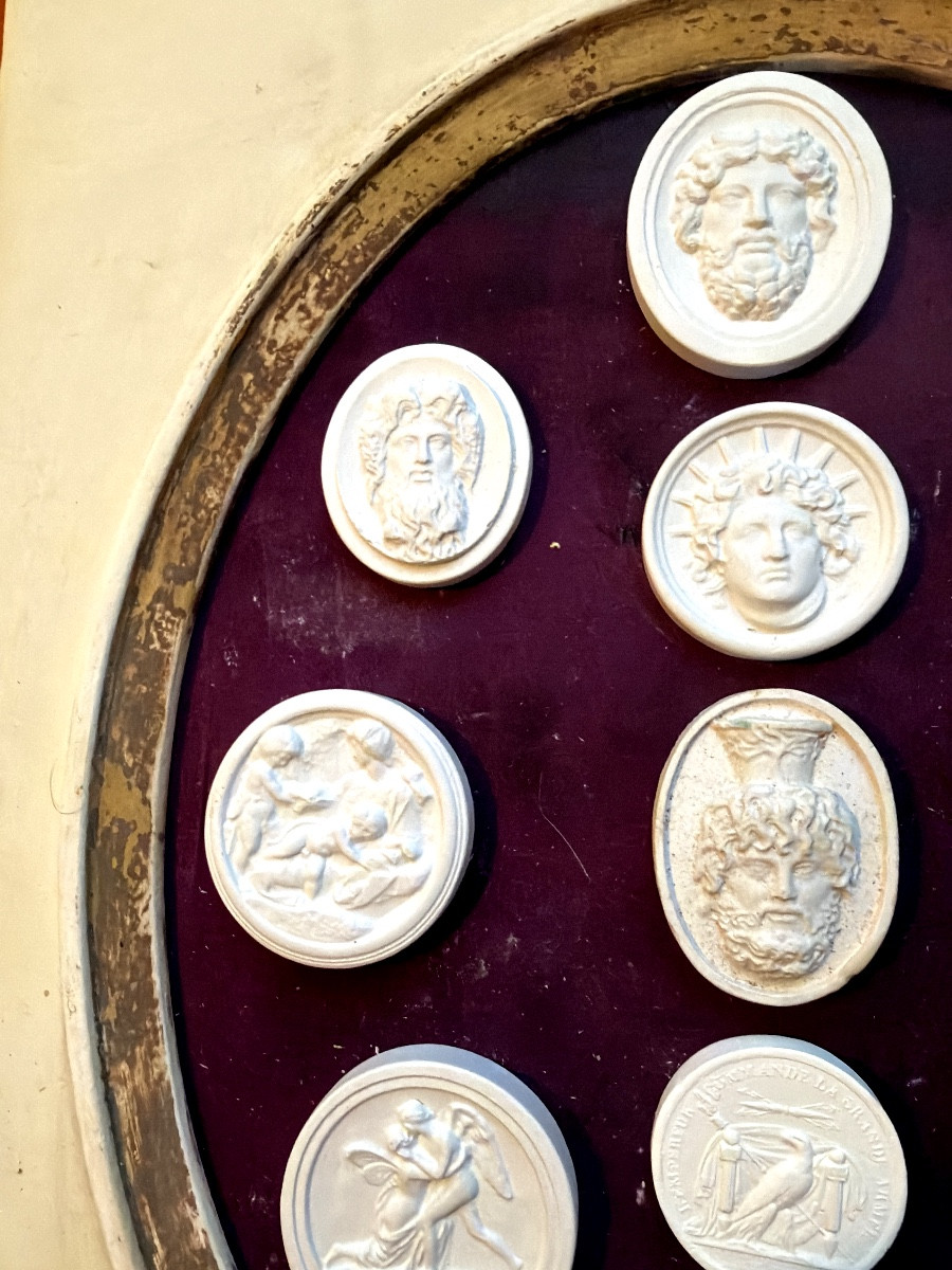 American Cameo Print Collection, Early 20th Century Stucco, In An Oval Silk Frame-photo-2