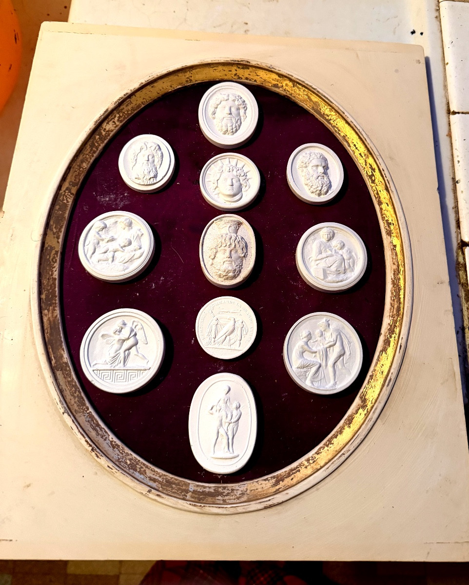 American Cameo Print Collection, Early 20th Century Stucco, In An Oval Silk Frame-photo-4