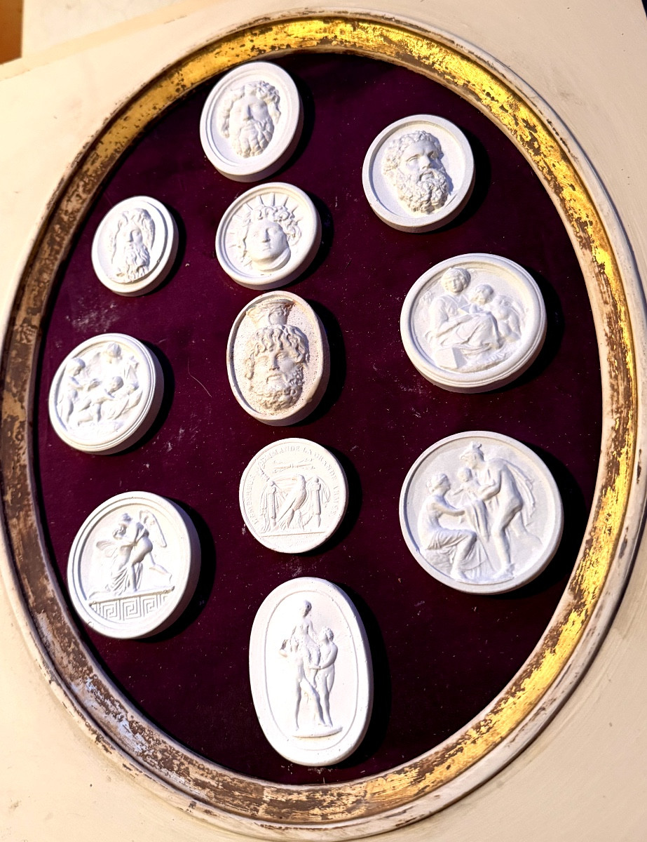 American Cameo Print Collection, Early 20th Century Stucco, In An Oval Silk Frame-photo-6