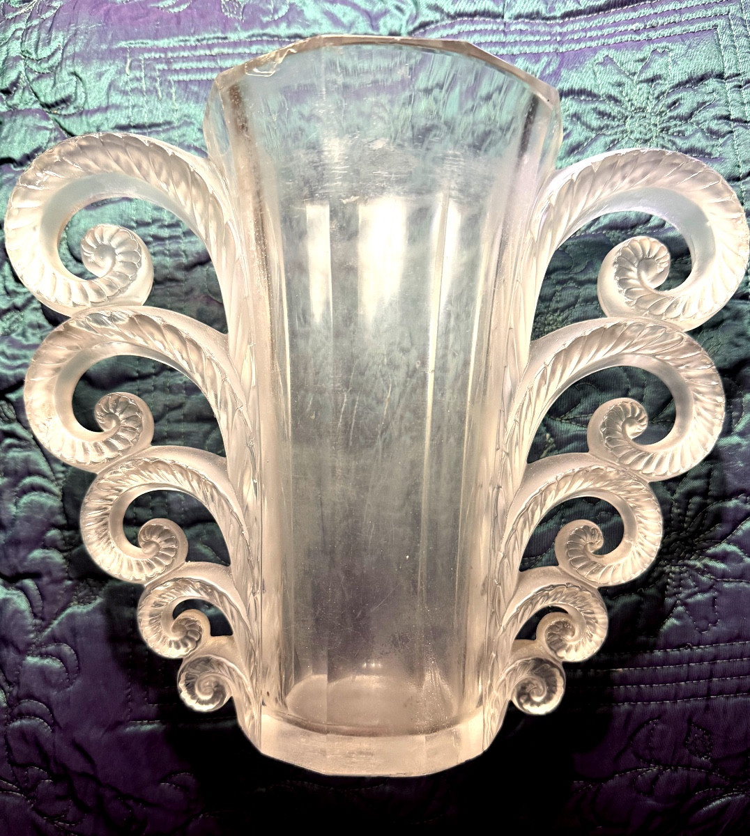 Beautiful And Famous Volute Vase: -photo-5