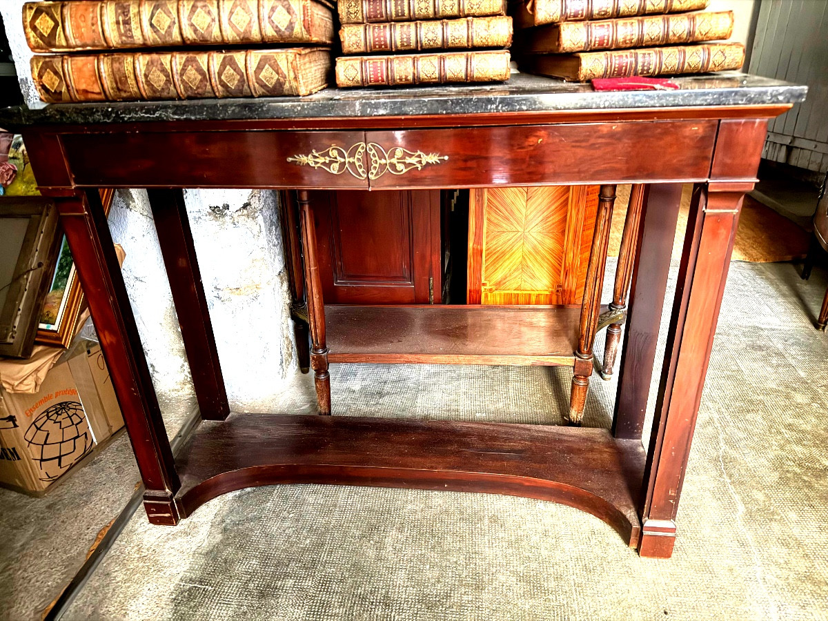 Sobre Console ,acajou Directoire , plateau marbre porphyre gris 2 tiroirs entretoise en plateau