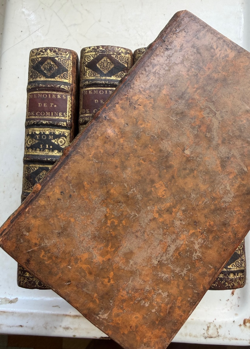 5 Beaux volumes In8 " Mémoires de Messire Philippe de Comines Seig. d'Argenton . Bruxelles 1723-photo-2