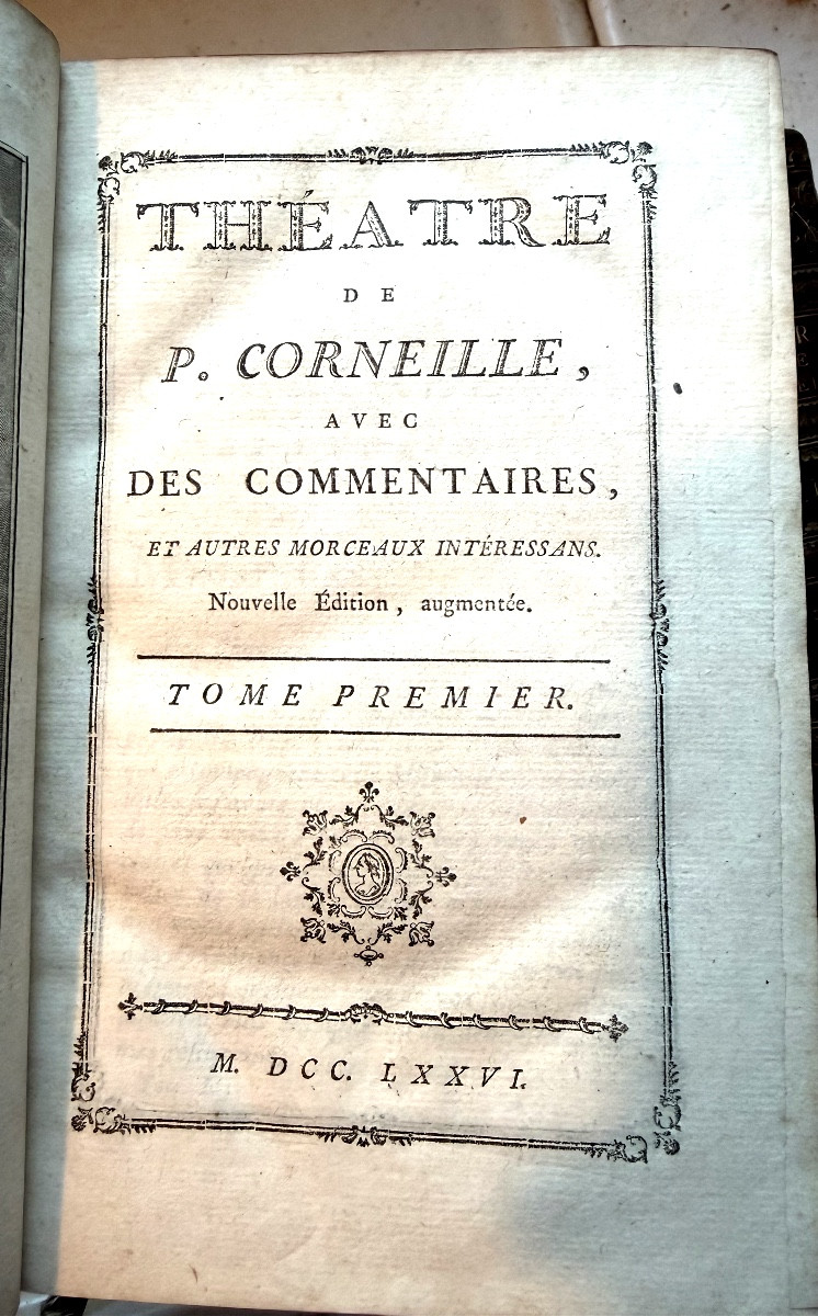 Très belle série In 8. en 5 Vol. " Théatre de P. Corneille,avec les commentaires" illustré 1776-photo-3