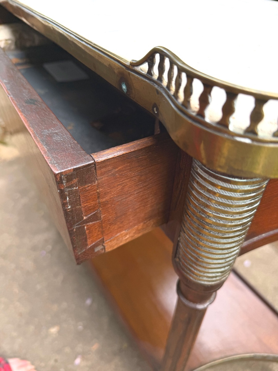 Elégante Console Louis XVI en desserte , XVIIIème en acajou plateau marbre blanc cotés cintrés-photo-3