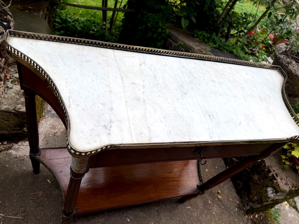 Elégante Console Louis XVI en desserte , XVIIIème en acajou plateau marbre blanc cotés cintrés-photo-5