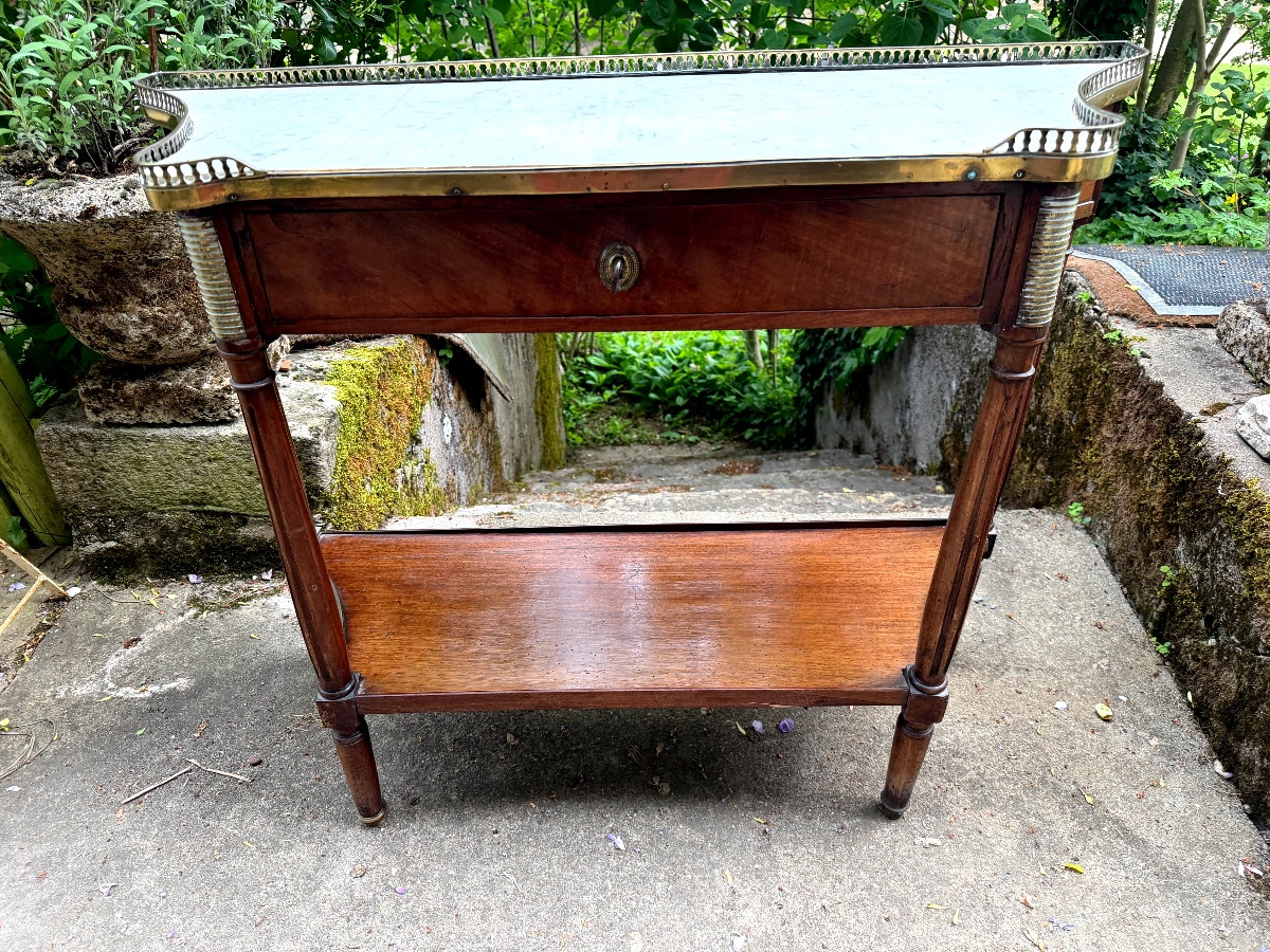 Elégante Console Louis XVI en desserte , XVIIIème en acajou plateau marbre blanc cotés cintrés-photo-6