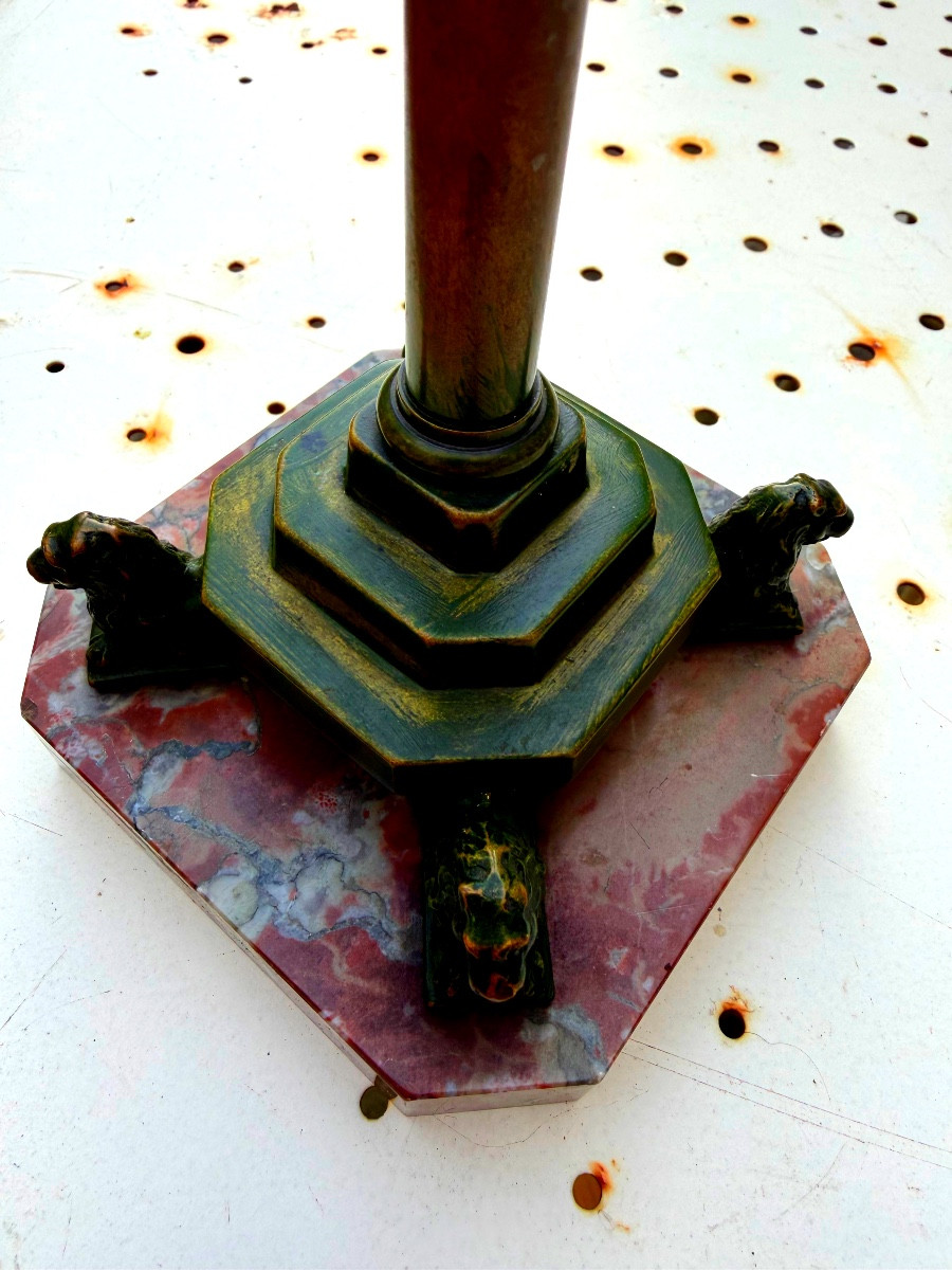 Colonne de ville en bronze aux nymphes sur pied de quatre lions sur marbre objet de curiosité -photo-2