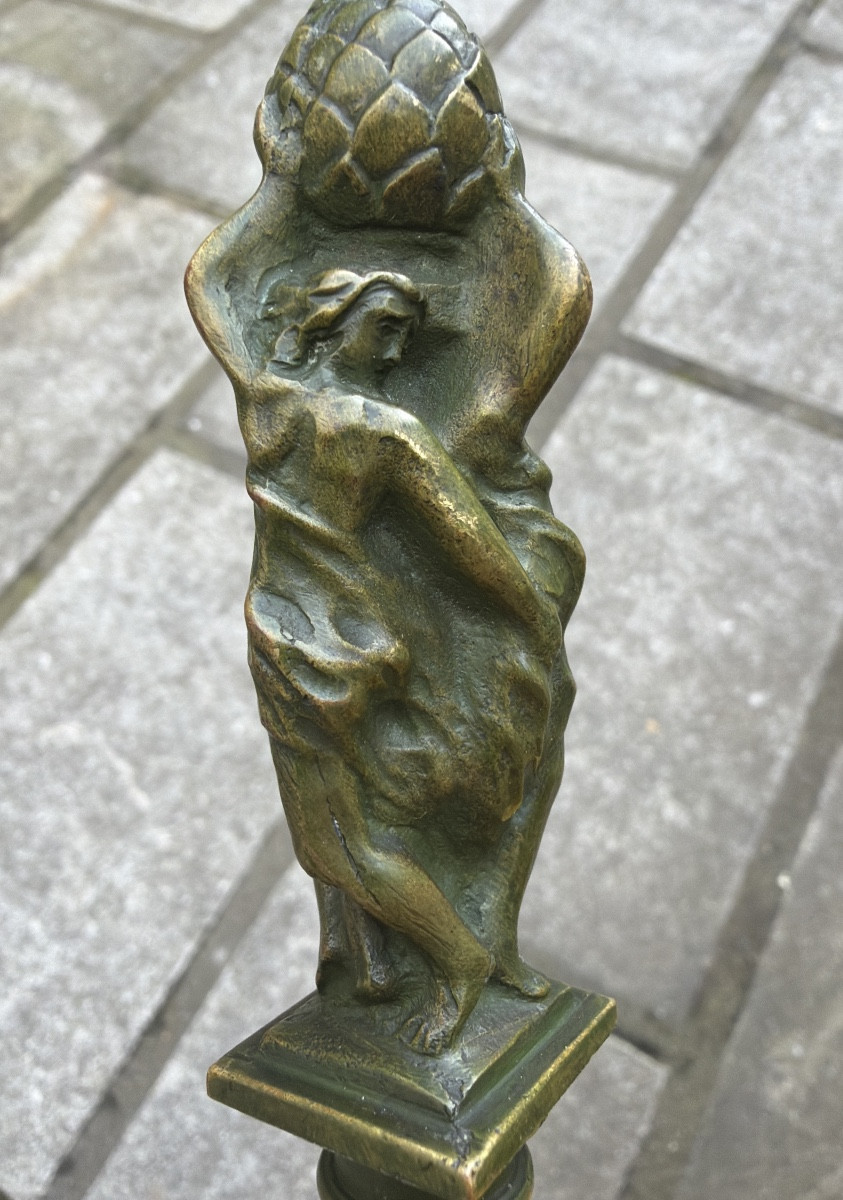 Colonne de ville en bronze aux nymphes sur pied de quatre lions sur marbre objet de curiosité -photo-8