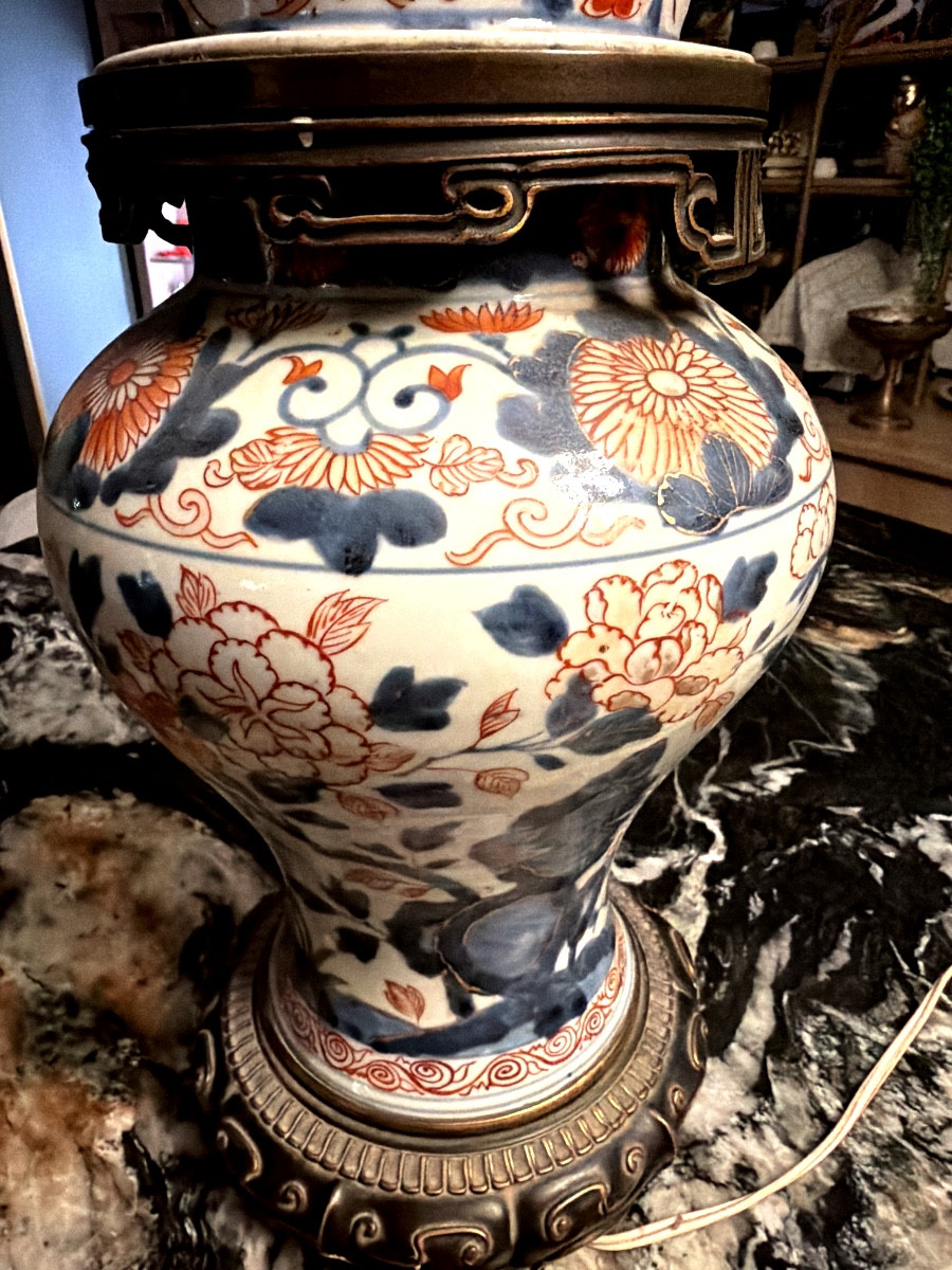 Grande lampe de salon en porcelaine Imari Japon XIX eme montage bronze ornemental de qualité -photo-2
