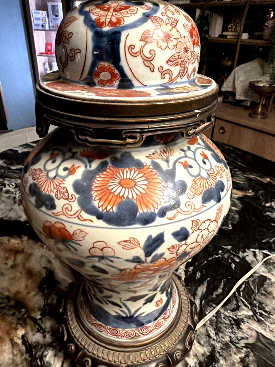 Grande lampe de salon en porcelaine Imari Japon XIX eme montage bronze ornemental de qualité -photo-3