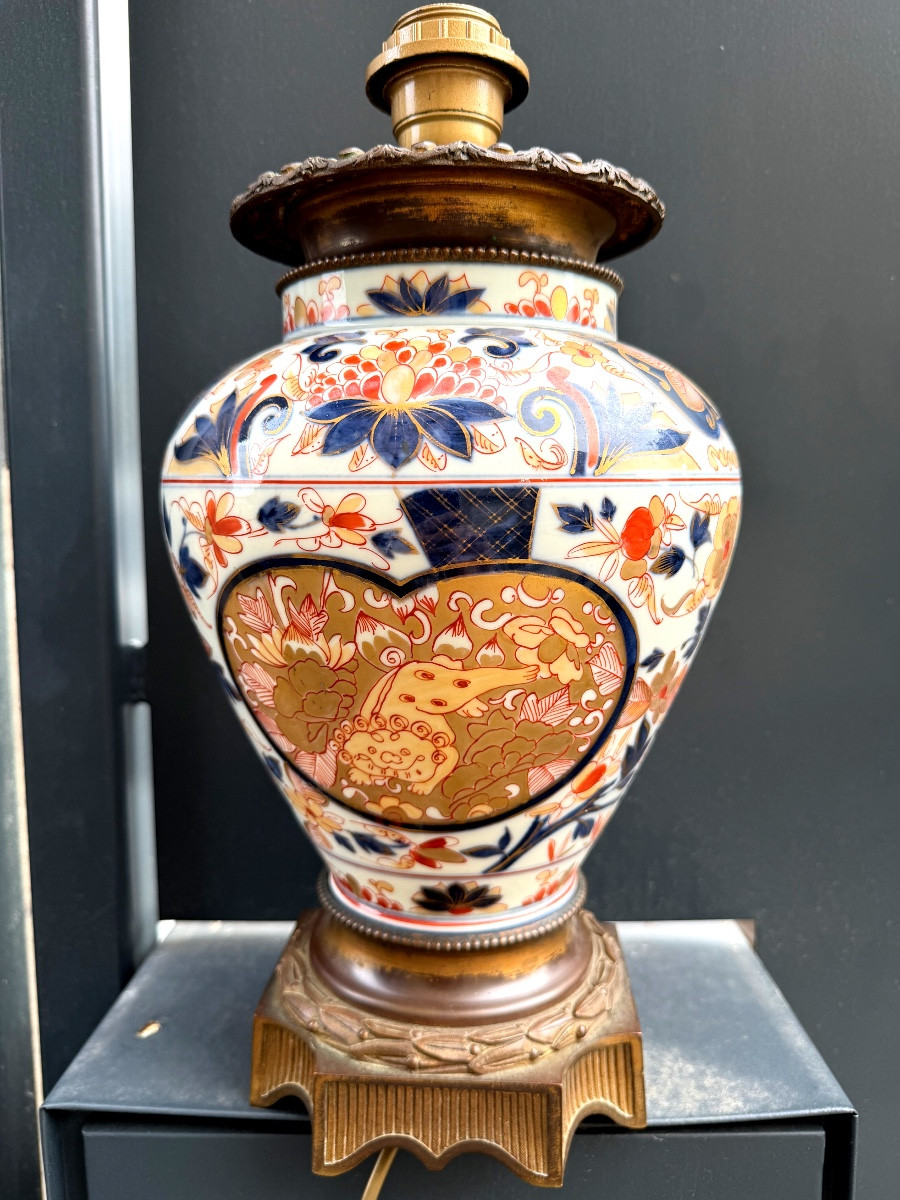 Beautiful And Stately XIXth Century Porcelain Lamp Base Decorated With Bronzes, N. III Imari Japan