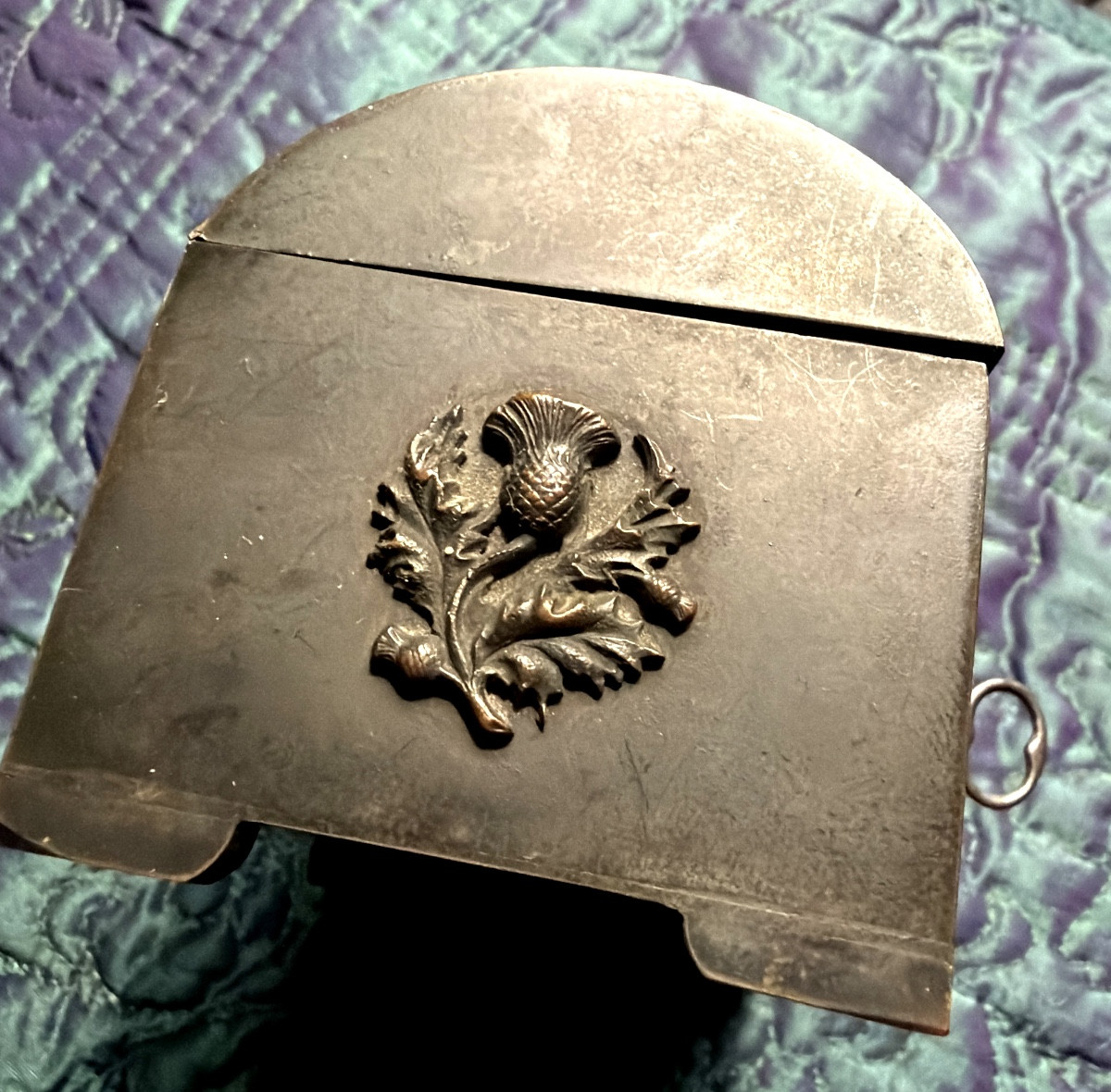 Elégant fin coffret a bijoux en bronze ciselé patiné aux armes et symboles du Duché de Lorraine-photo-4