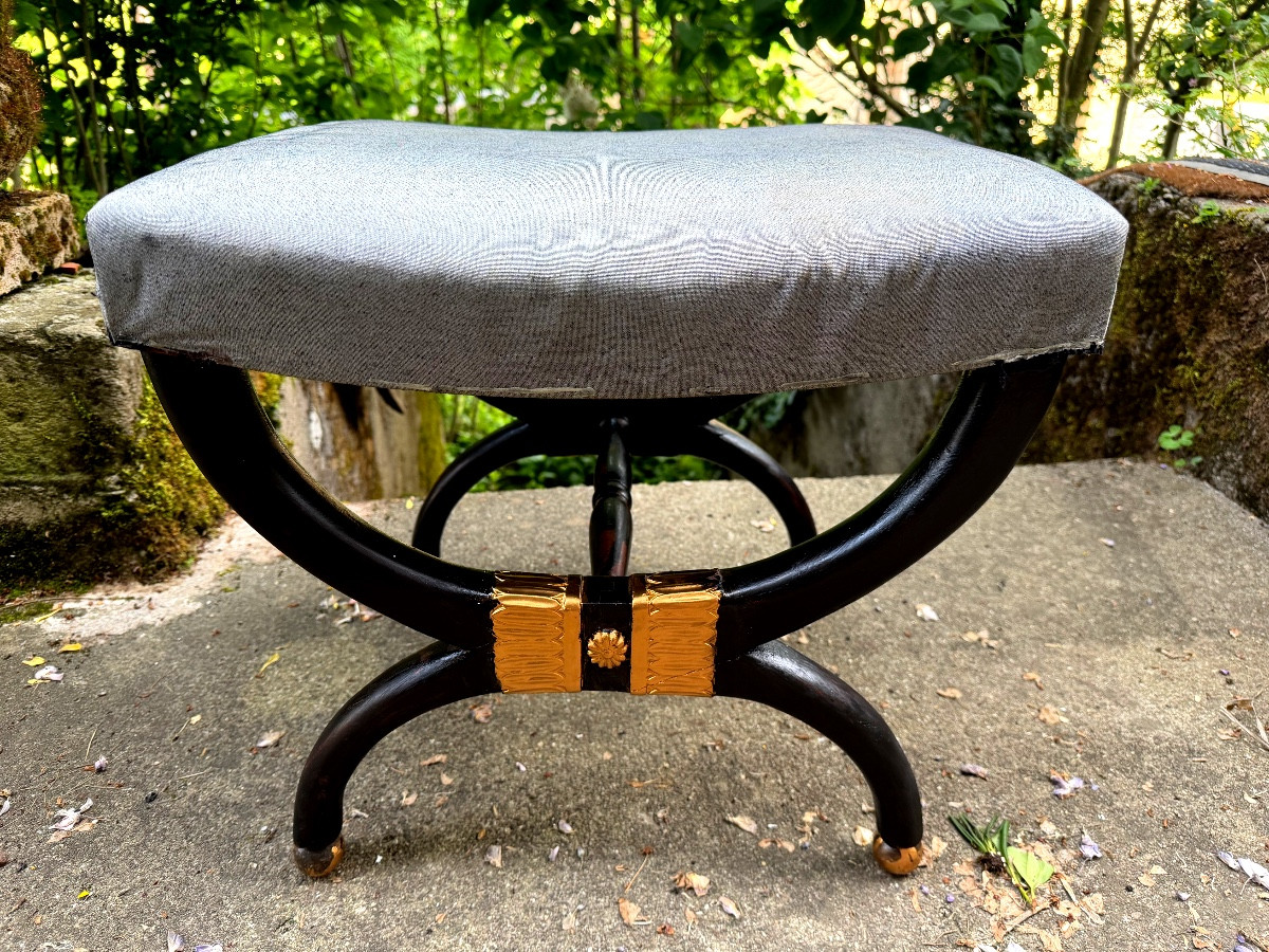  Elegant Charles X-style X-shaped Stool In Black Lacquered Mahogany With Gilded Palmettes, Late 19th Century