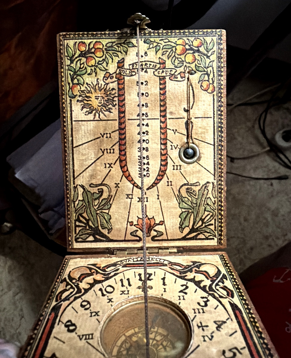 Compass Case With Sundial And Verticality Weight Decorated With Colorful Paper Motifs-photo-1