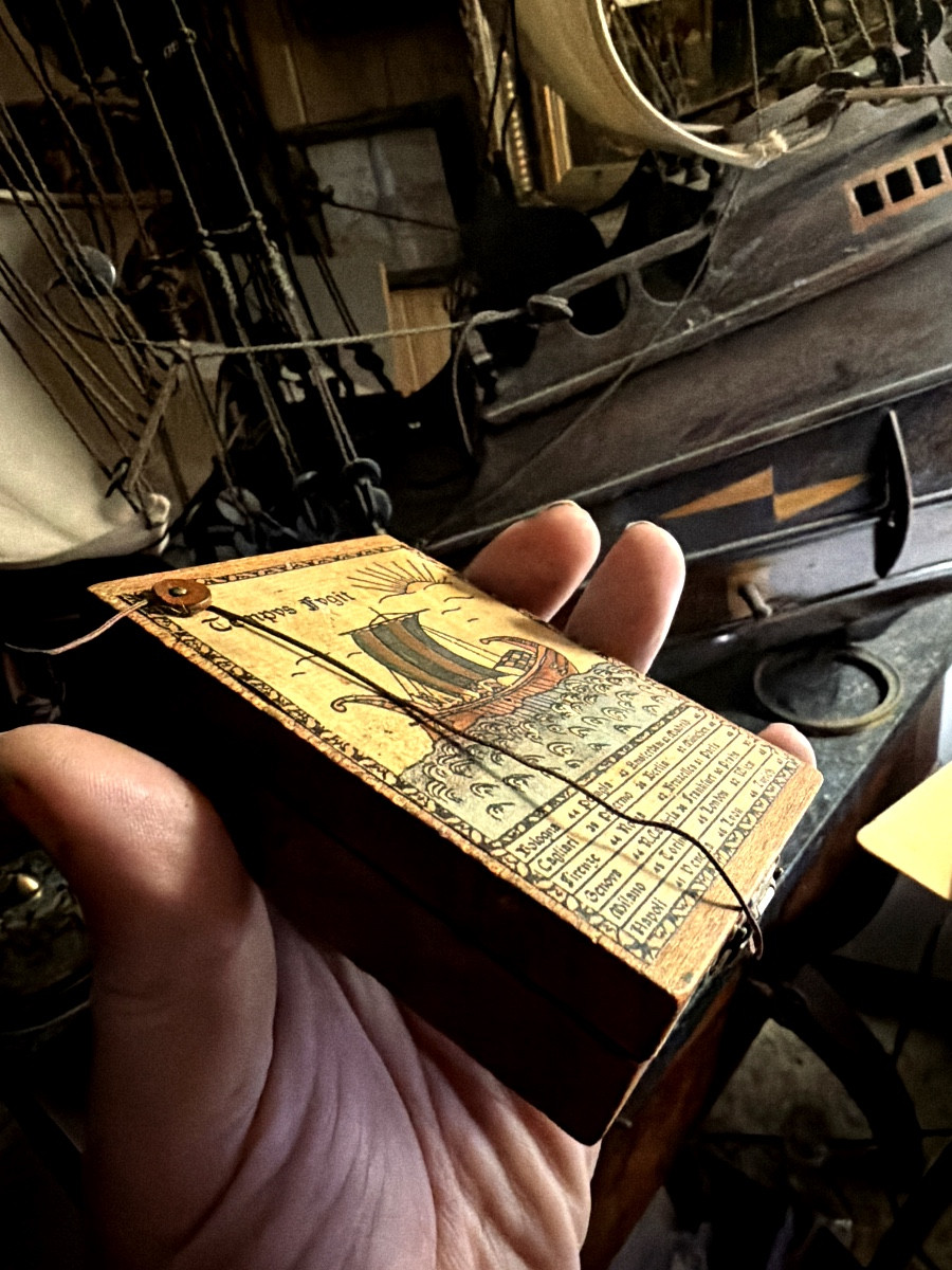 Compass Case With Sundial And Verticality Weight Decorated With Colorful Paper Motifs-photo-5