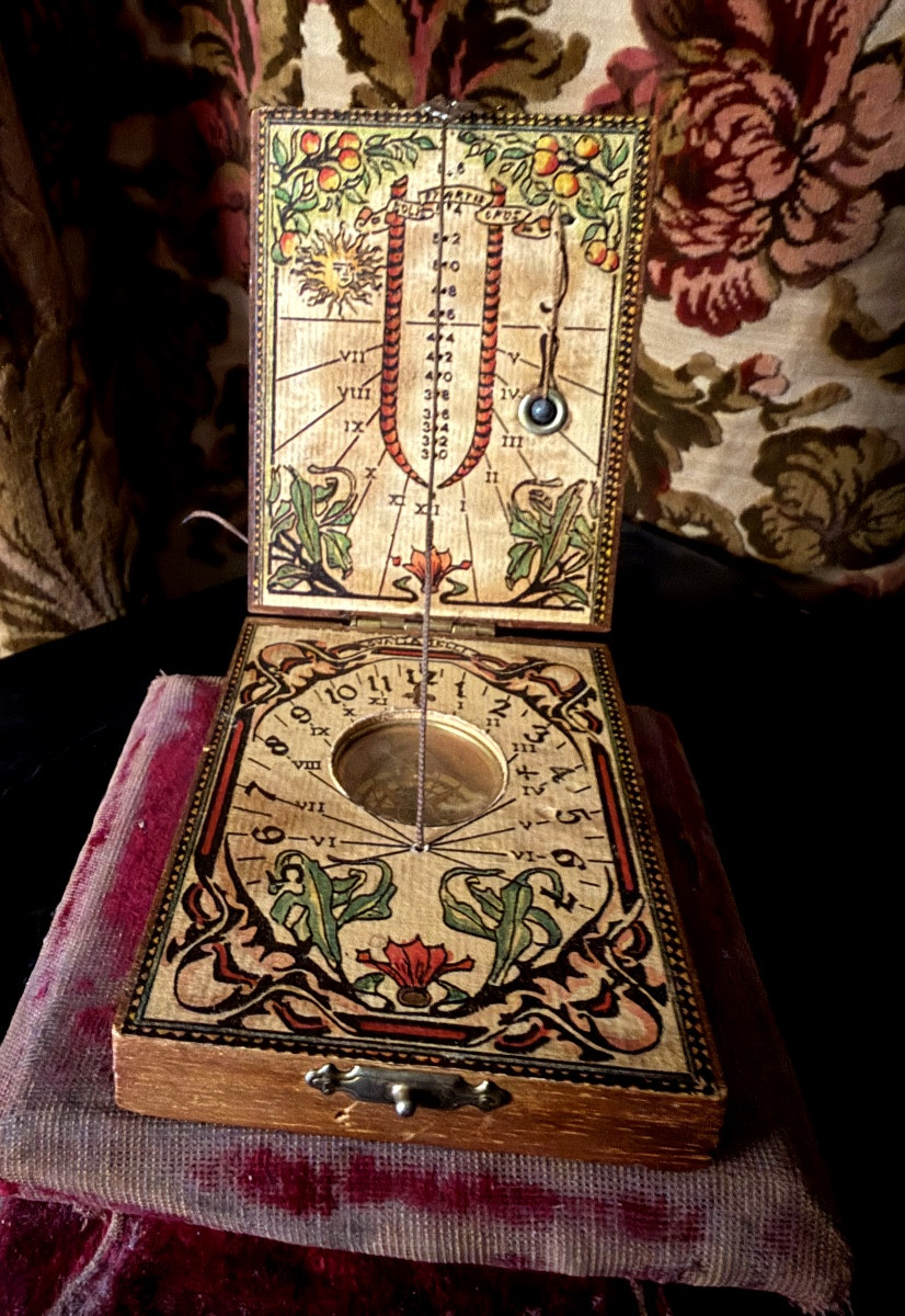 Compass Case With Sundial And Verticality Weight Decorated With Colorful Paper Motifs