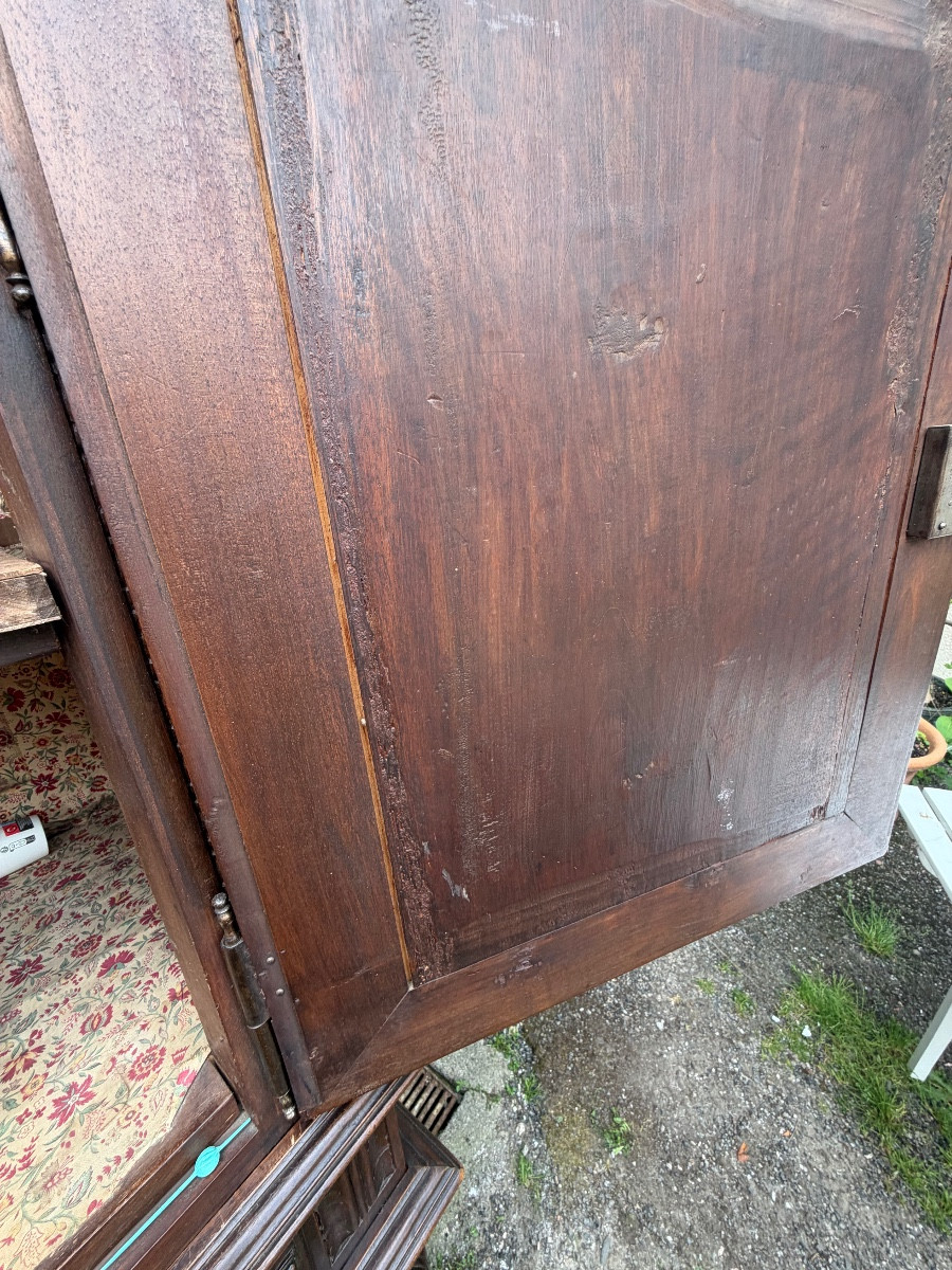 Grande Crédence Cabinet double portes trois tiroirs en ceinture noyer pointe de diamants, 17ème-photo-1