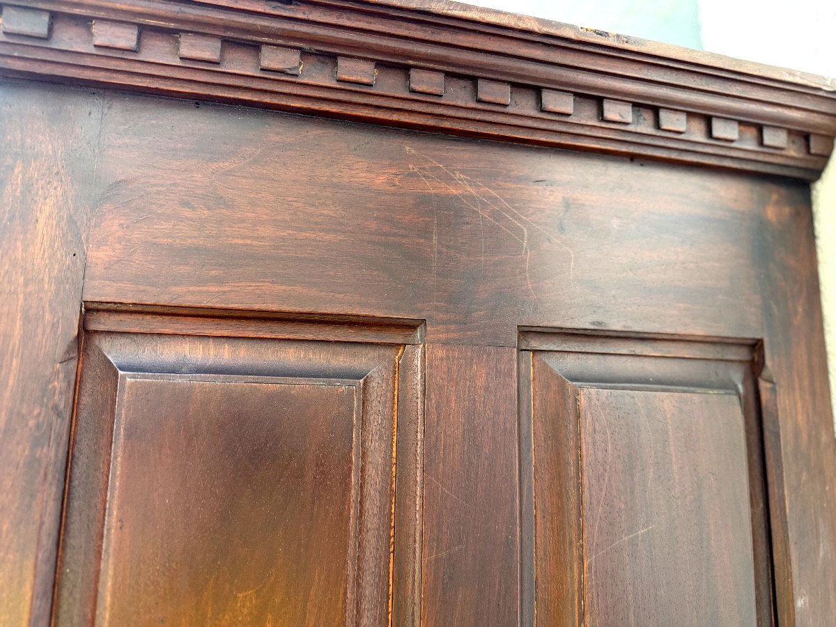 Grande Crédence Cabinet double portes trois tiroirs en ceinture noyer pointe de diamants, 17ème-photo-4