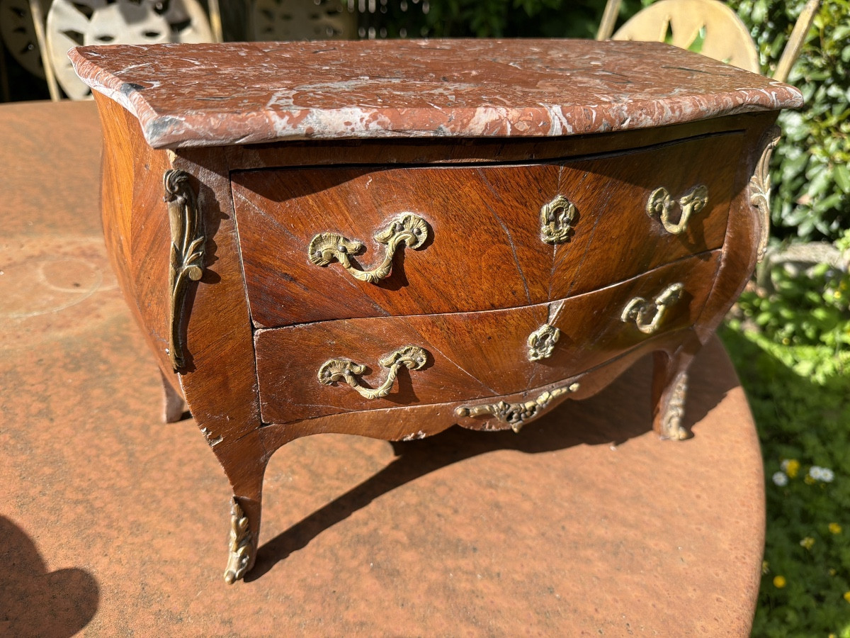 Charmante Commode "petite maitrise"sauteuse marquetée XIXème, style Louis XV, marbre & bronzes-photo-4