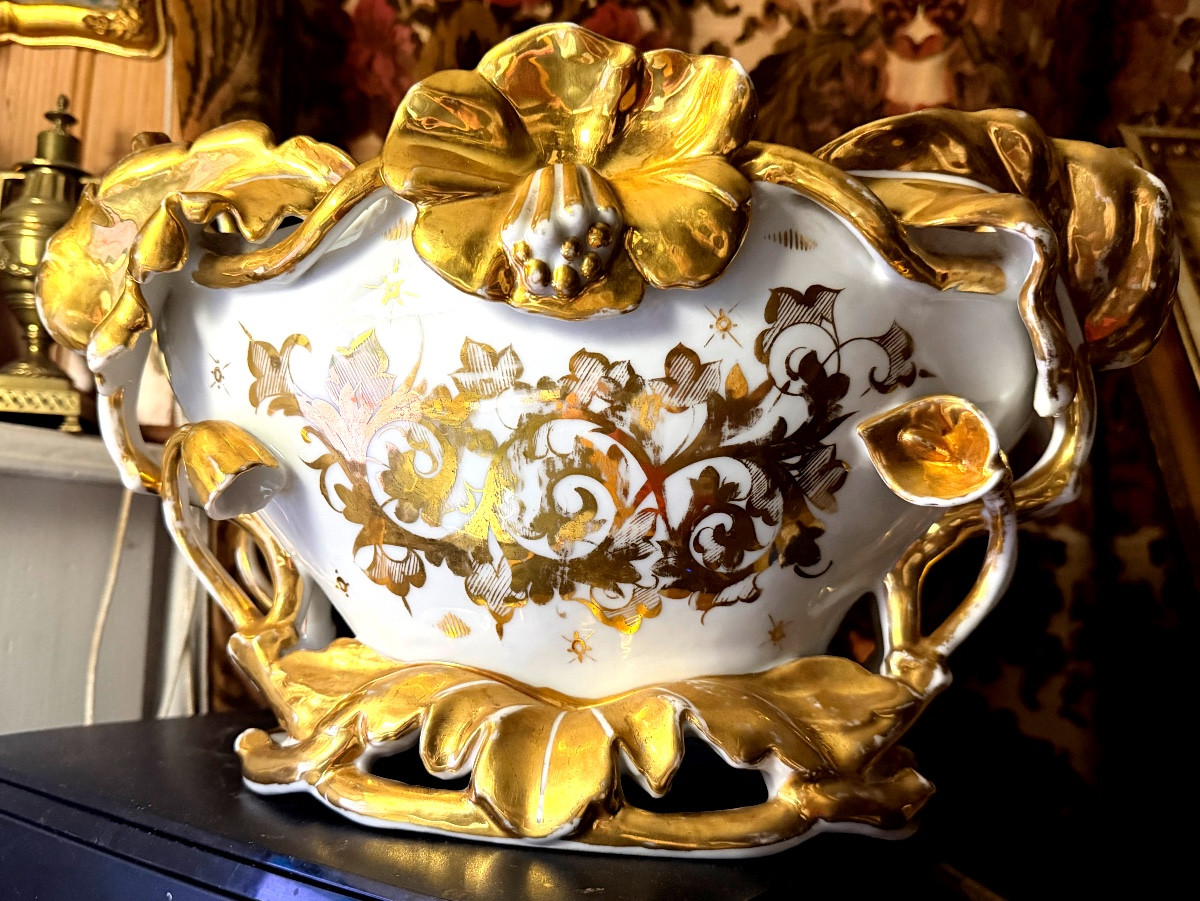 Important beau vase ,dit de mariage en porcelaine blanche dorée a l'or vif ,ép ; Louis Philippe