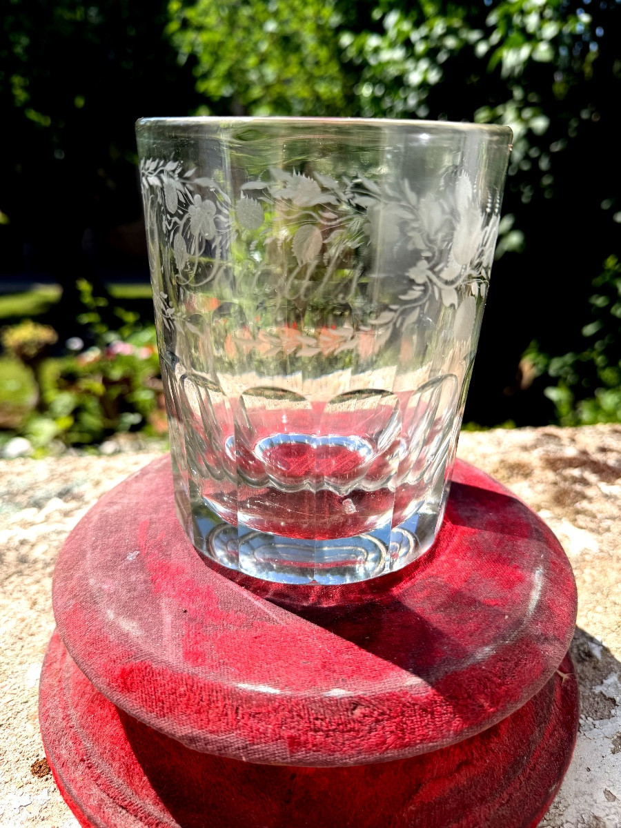 Important épais grand verre gravé  au cartouche fleuri : "Douzal" du XIXème , base facettée 