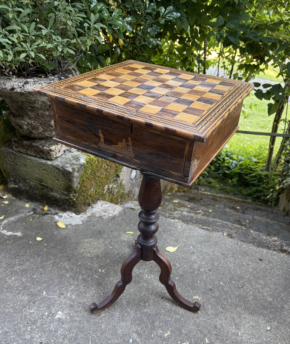 Guéridon en marquerie de Sorente (Italie) du tout début XIXème formant boite à jeux d'échecs-photo-6