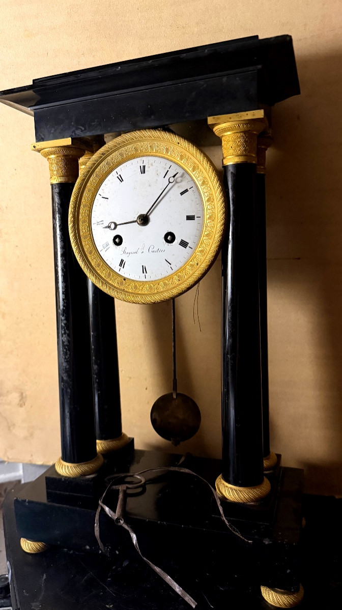Sobre Pendule Portique marbre de Carrare noir d'époque Premier Empire colonnes & cadran émaillé-photo-1