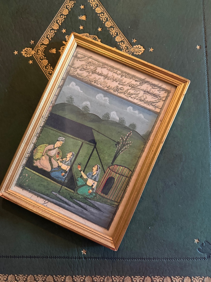 Peinture a la miniature Indienne d'une scène d'offrande  au sultan sous le dais d'un jardin XIX-photo-4