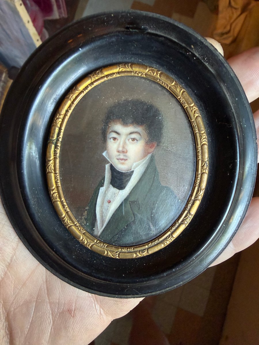  Charmant Portrait ovale, Jeune Homme d'époque Louis Philippe à la miniature sur ivoire encadré-photo-2