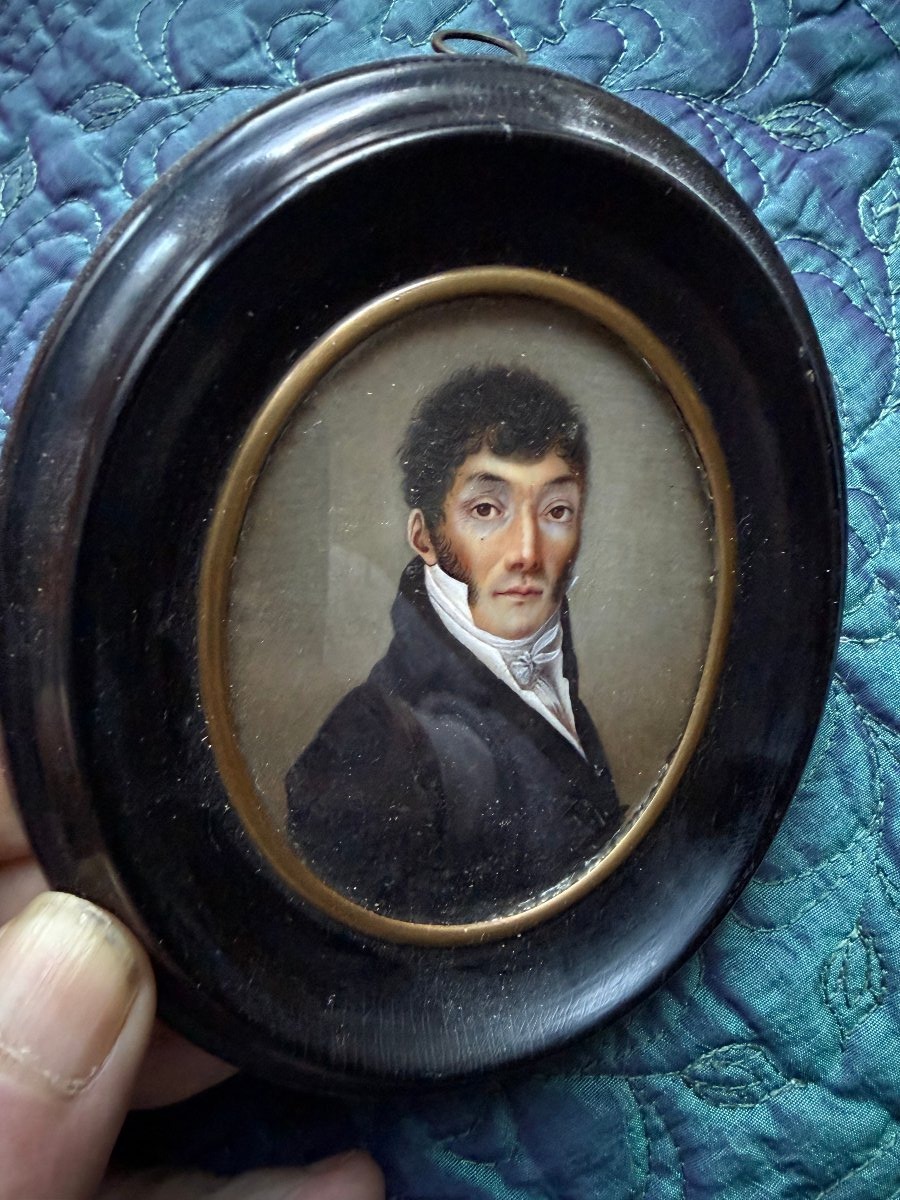 Portrait a la miniature sur ivoire ovale d'époque Louis Philippe d'un Homme  jeune de Qualité-photo-4
