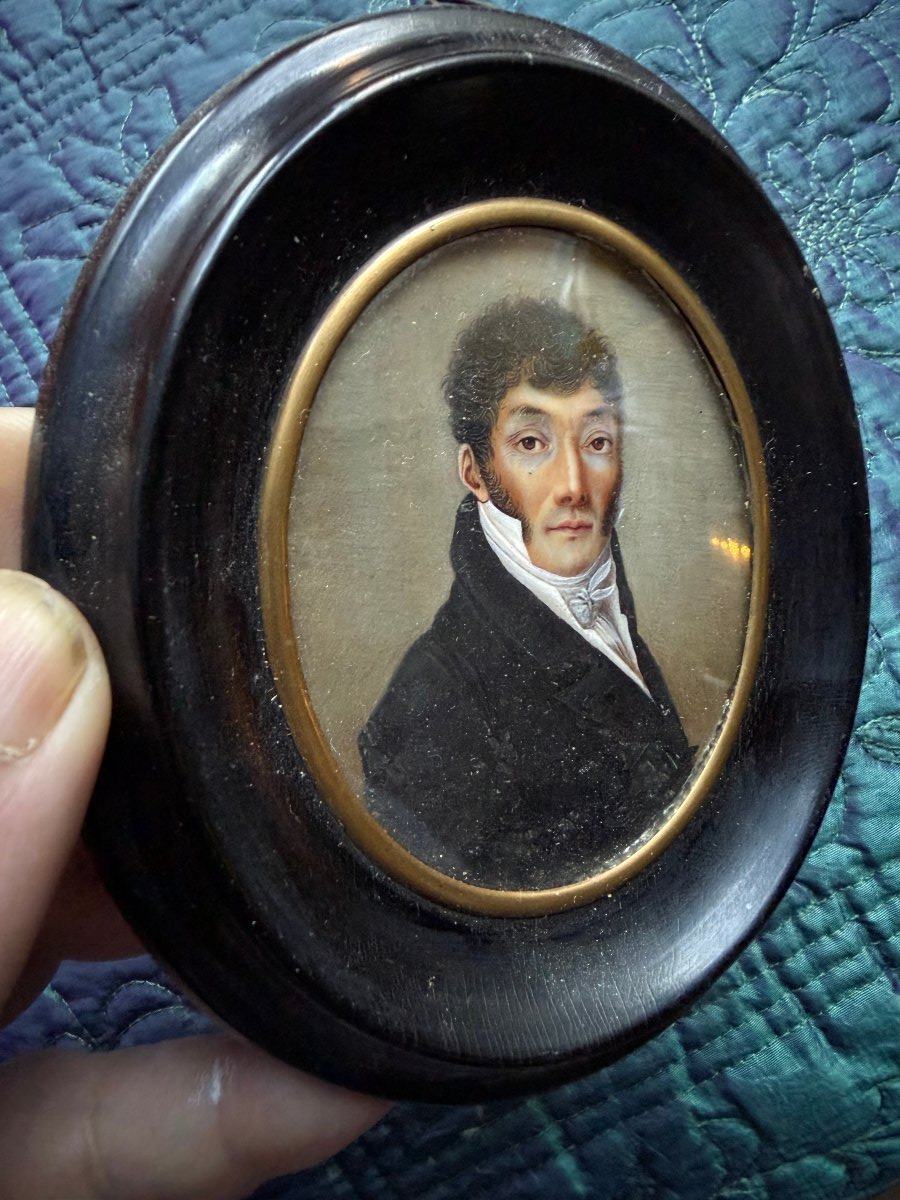 Portrait a la miniature sur ivoire ovale d'époque Louis Philippe d'un Homme  jeune de Qualité-photo-3