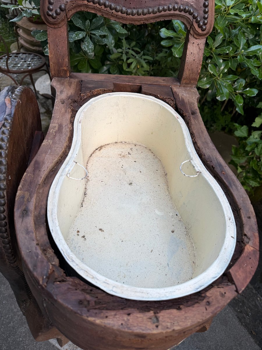Eclectique siège de commodité d'époque Louis XV en bois fruitier dessus croute  cuir , bac zinc-photo-8