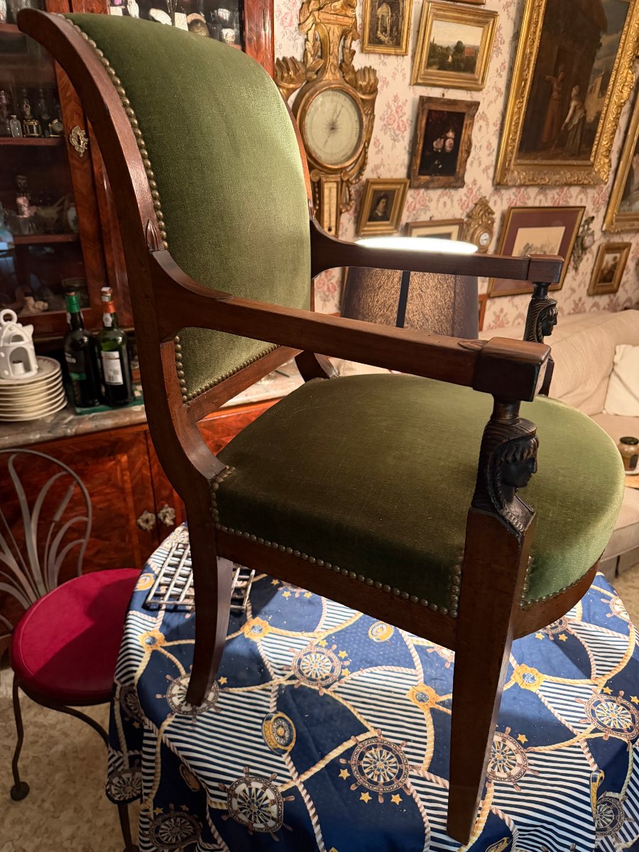 Beau fauteuil de bureau "Retour d'Egypte" accotoirs à têtes de sphinges pieds gaines velours -photo-1
