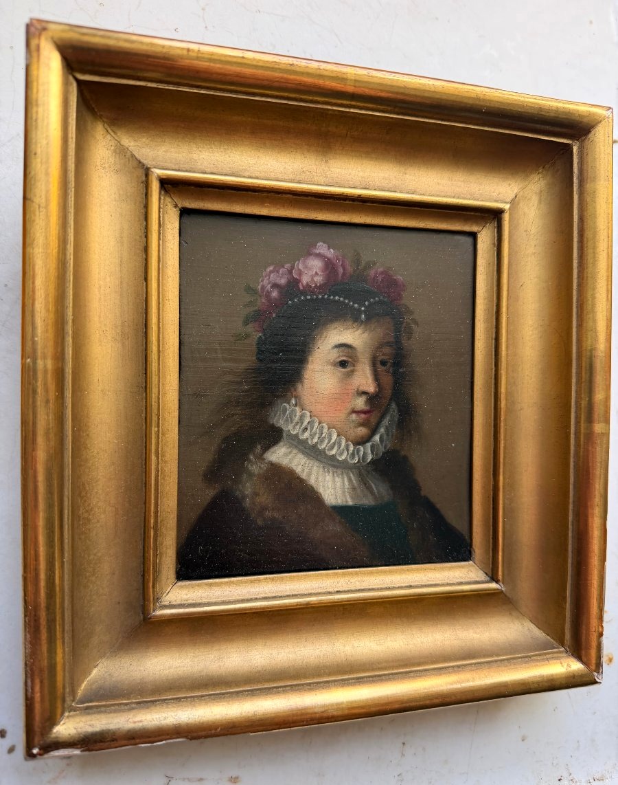 Framed Portrait Of A Court Lady With Flower-adorned, Beaded Hair And A 17th-century Ruff -photo-5
