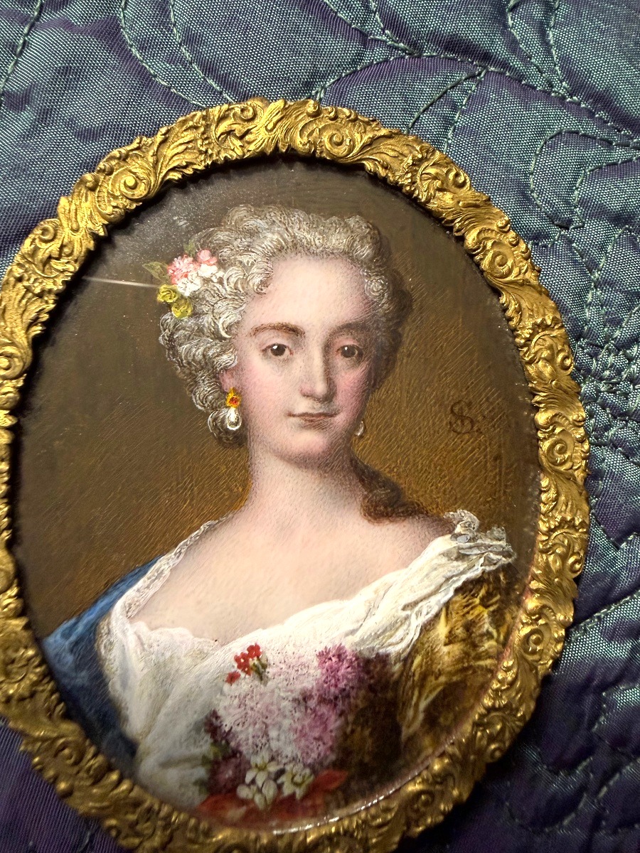 Beau et fin portrait a la miniature sur ivoire XVIIIème d'une Dame de qualité d'époque Louis XV-photo-1