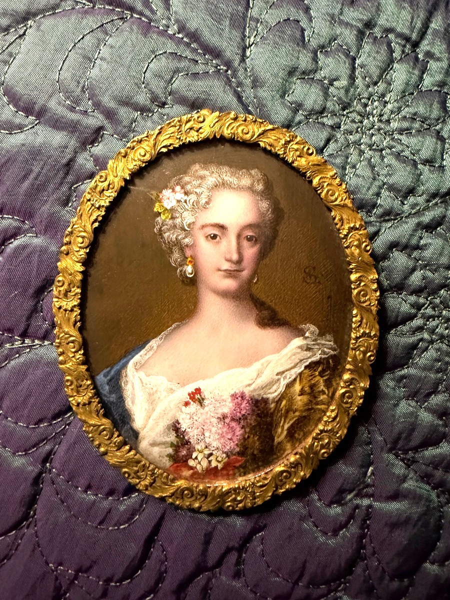 Beau et fin portrait a la miniature sur ivoire XVIIIème d'une Dame de qualité d'époque Louis XV