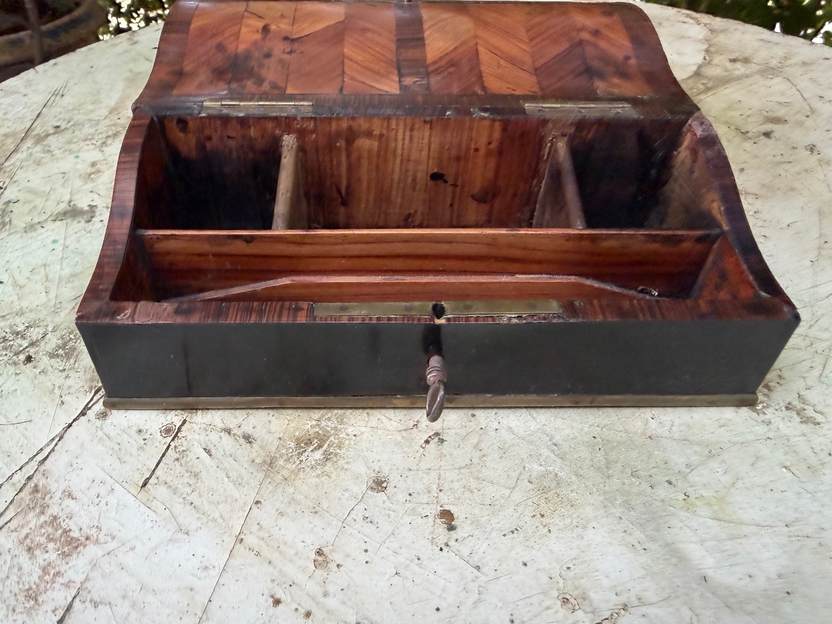 Exquisite Inkwell Box And Accessories, Featuring Bronze Marquetry On Ebony With A Rosewood Interior-photo-4