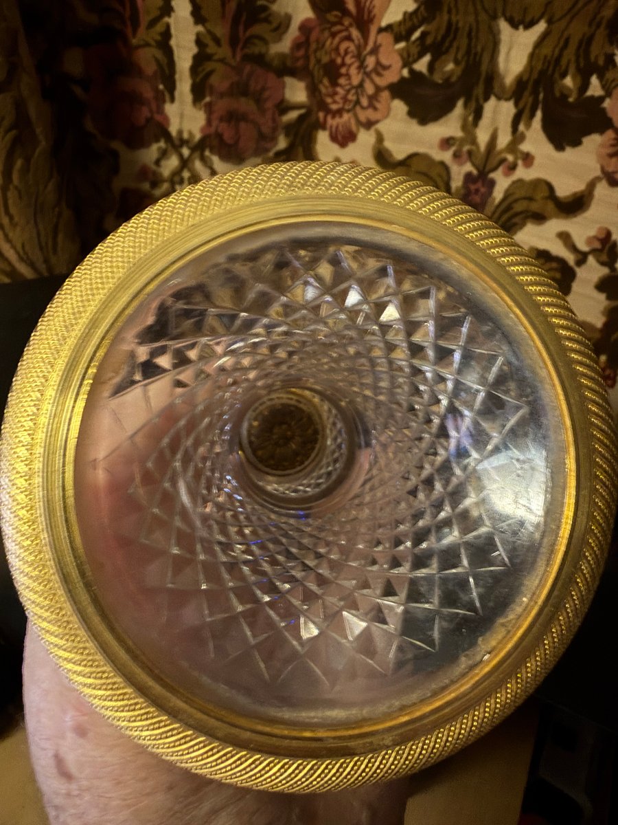  Beau Vase Médicis ,cristal taille ananas sur piedouche et col en bronze ciselé doré a l'or fin-photo-4