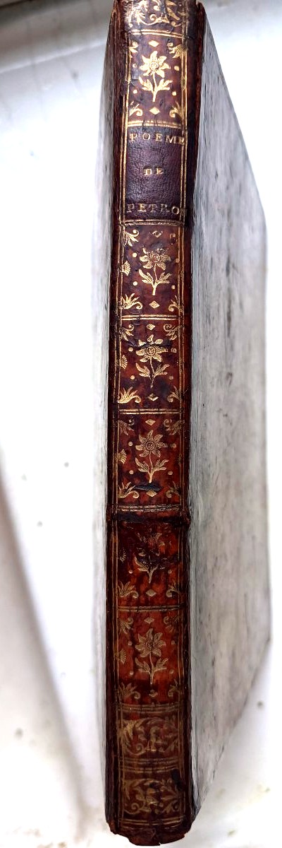 1v ;Poême de Pétrone sur la Guerre Civile entre César et Pompée ; avec 2 épitres . Londres 1738