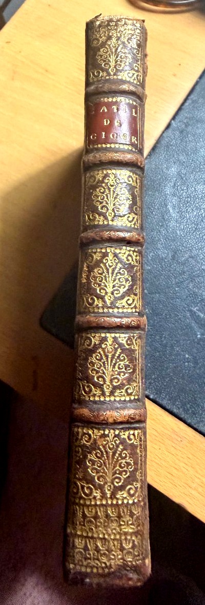Traduction des "Oraisons de Cicéron contre Catilina" ; 1 Vol in 12 , par l'ab. de Maucroix 1710