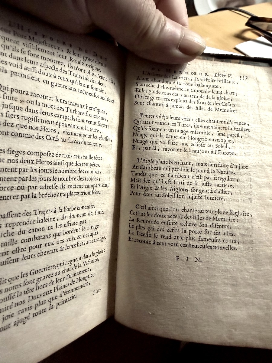 Vol In 12  :"L'Histoire de Filipe Emanuel de Loraine Duc de Mercoeur "Dédiée . A Cologne 1689 .-photo-8