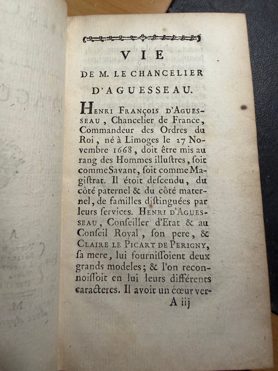 1 Vol.In12.  Discours de Monsieur le Chancelier d'Aguesseau . A Paris ,M.DCC.LXX III. Bel Expl.-photo-1