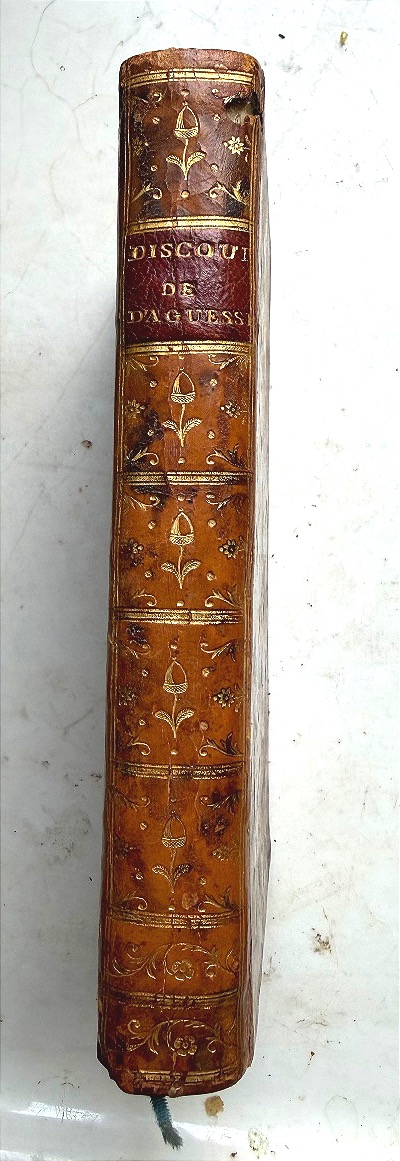 1 Vol.In12.  Discours de Monsieur le Chancelier d'Aguesseau . A Paris ,M.DCC.LXX III. Bel Expl.