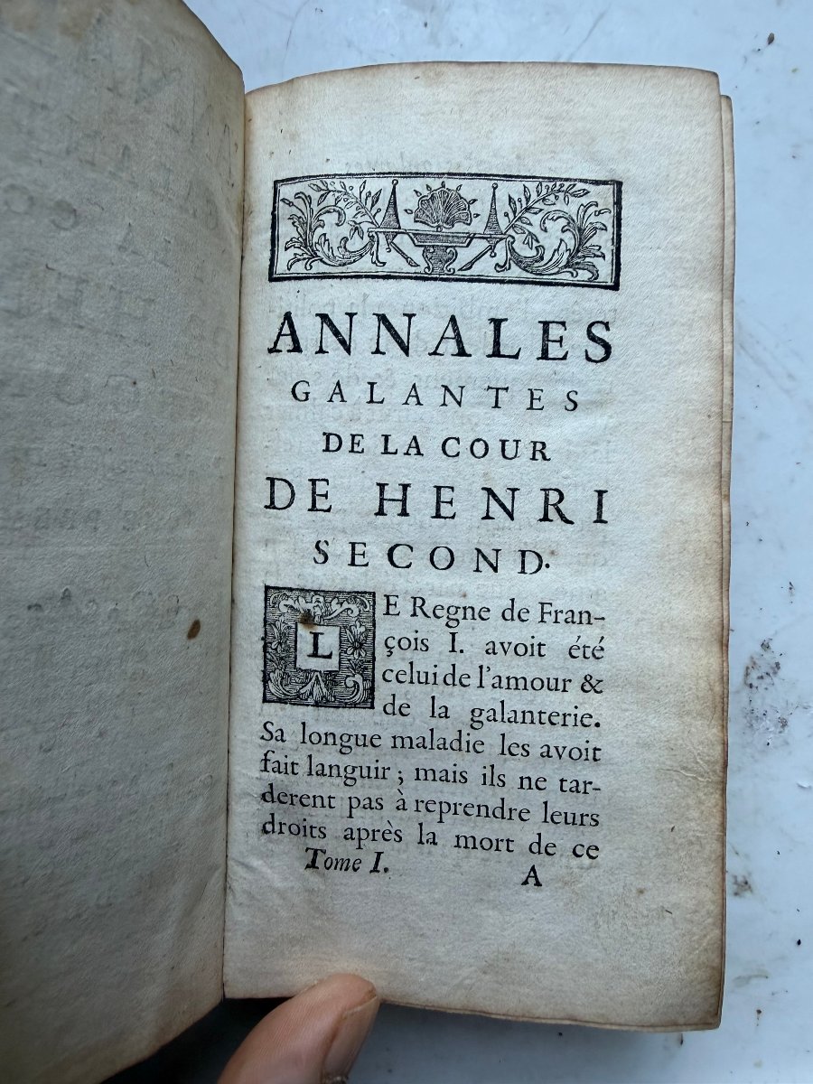 A Substantial 12-volume Work In Two Parts: "annales Galantes De La Cour De Henri Second," By Mlle De Lussan-photo-2
