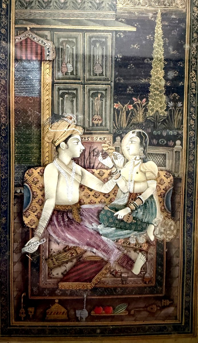 Riche miniature enluminée sur papier fin XVIIIème, décor floral doré et scène intime d'amoureux-photo-3