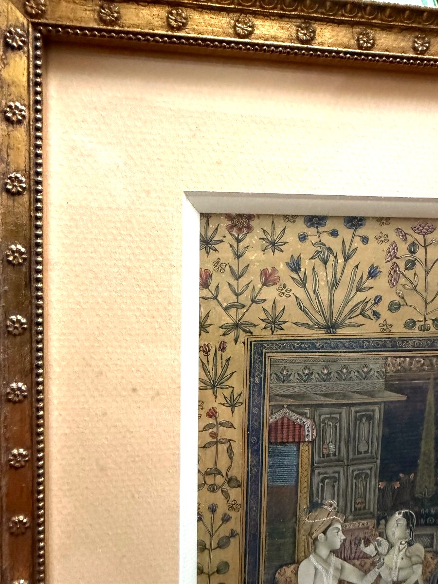Riche miniature enluminée sur papier fin XVIIIème, décor floral doré et scène intime d'amoureux-photo-4