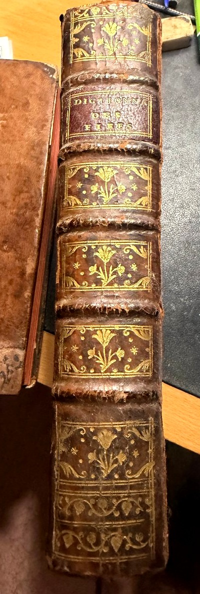 Dictionnaire des Fiefs et autres Droits Seigneuriaux , utiles et honorifiques. A Paris . 1757.-photo-3