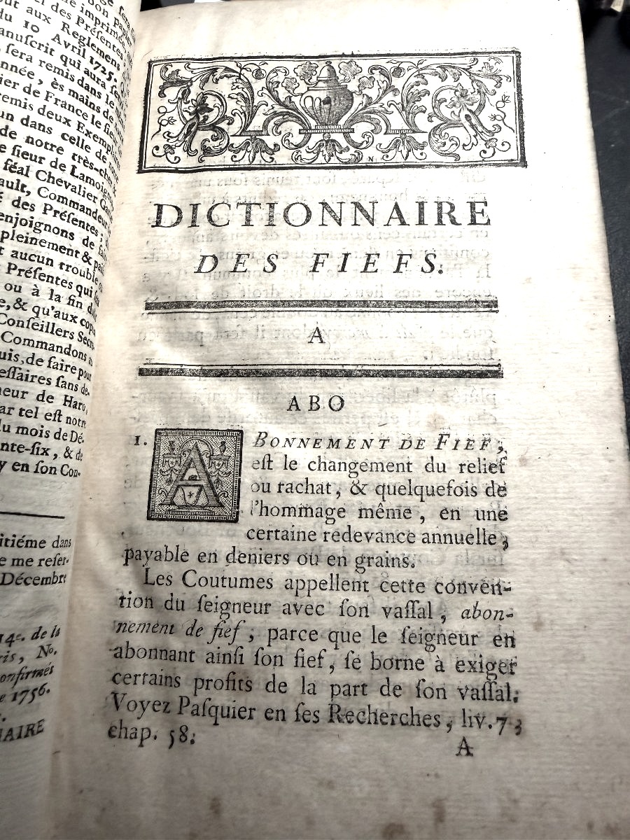 Dictionnaire des Fiefs et autres Droits Seigneuriaux , utiles et honorifiques. A Paris . 1757.-photo-4