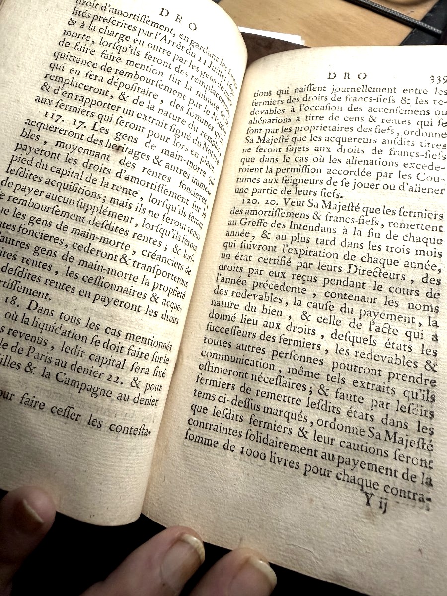 Dictionnaire des Fiefs et autres Droits Seigneuriaux , utiles et honorifiques. A Paris . 1757.-photo-6