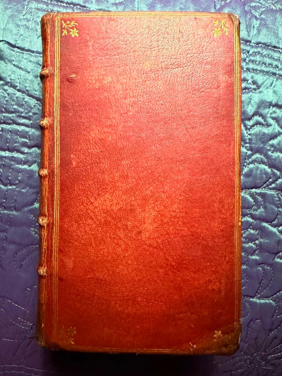 Belle reliure 18ème en maroquin rouge In12 d'une Office de la  Semaine Sainte . Paris. 1742. 